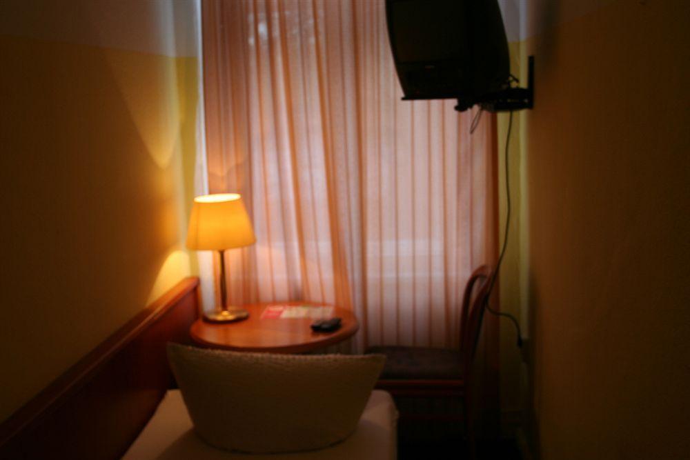 Hotel-pension Adamshof Guest house Berlin