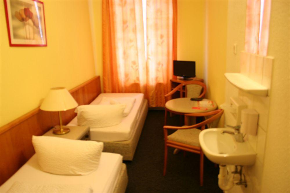 Hotel-pension Adamshof 2*