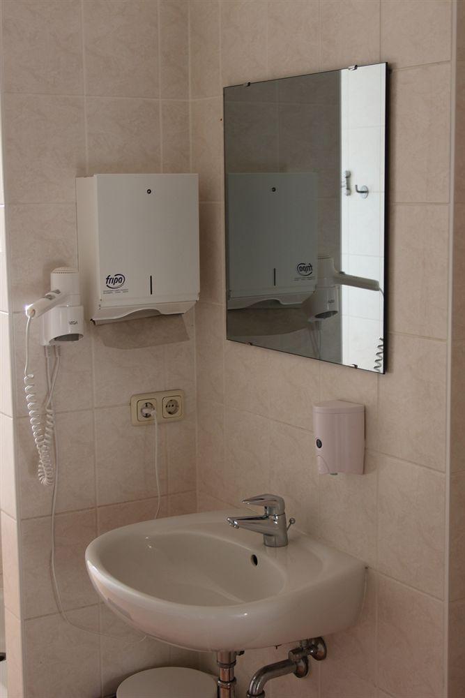 Hotel-pension Adamshof Guest house Berlin