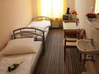 Guest house Hotel-pension Adamshof Berlin